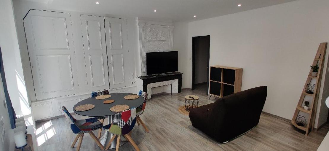 Appartement F2 Dans Le Centre Historique Le Puy-en-Velay ภายนอก รูปภาพ